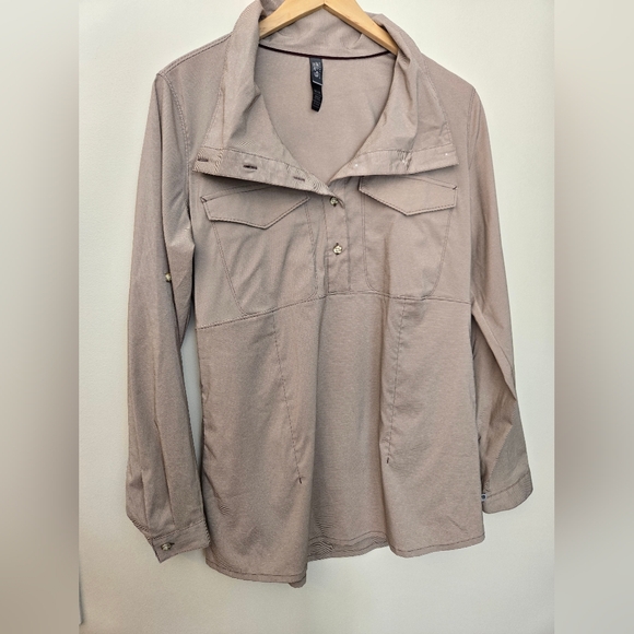 Mountain Hardwear Jackets & Blazers - Women's Beige Shirt With Pockets